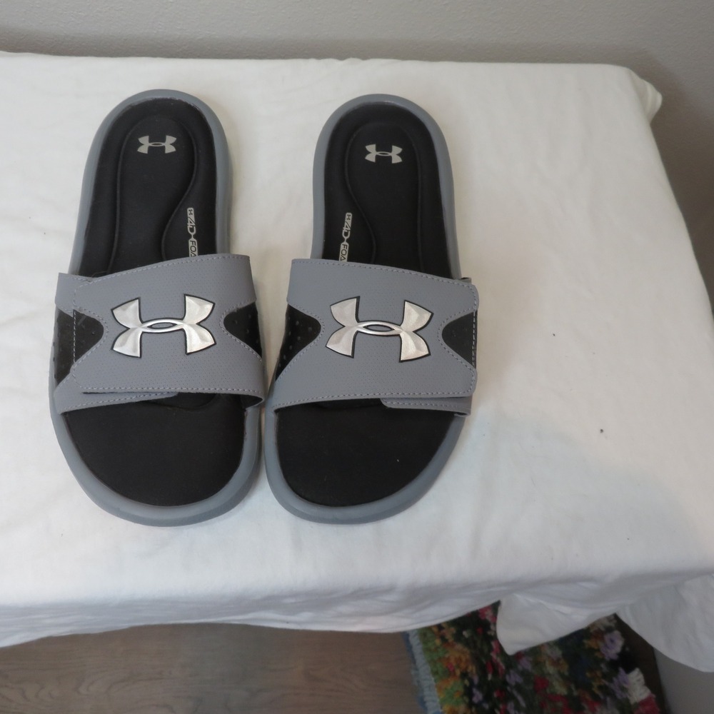 Under Armour Ignite V Slides Mens 9 Gray Black 4D Foam Sandals 1252510-037